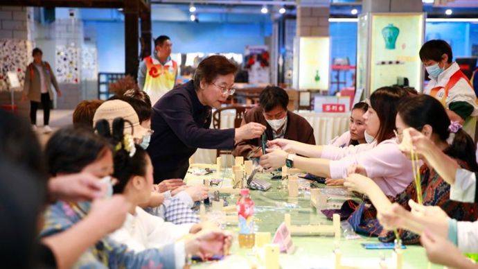 黄浦区“非遗传习大汇堂”暨非遗传承人创新作品展开幕_活动_技艺_保护
