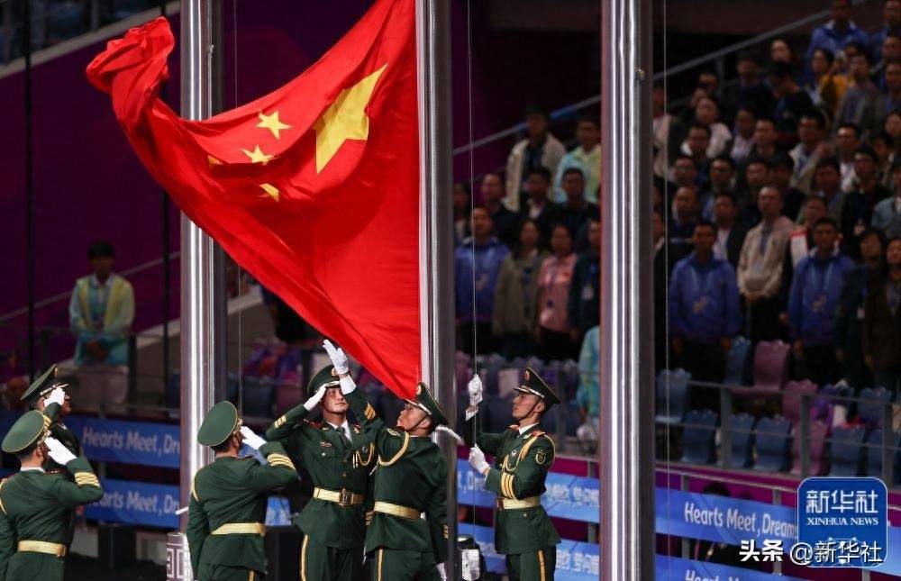 新华全媒  | 杭州亚残运会开幕式举行_中国代表团_火炬_文艺表演