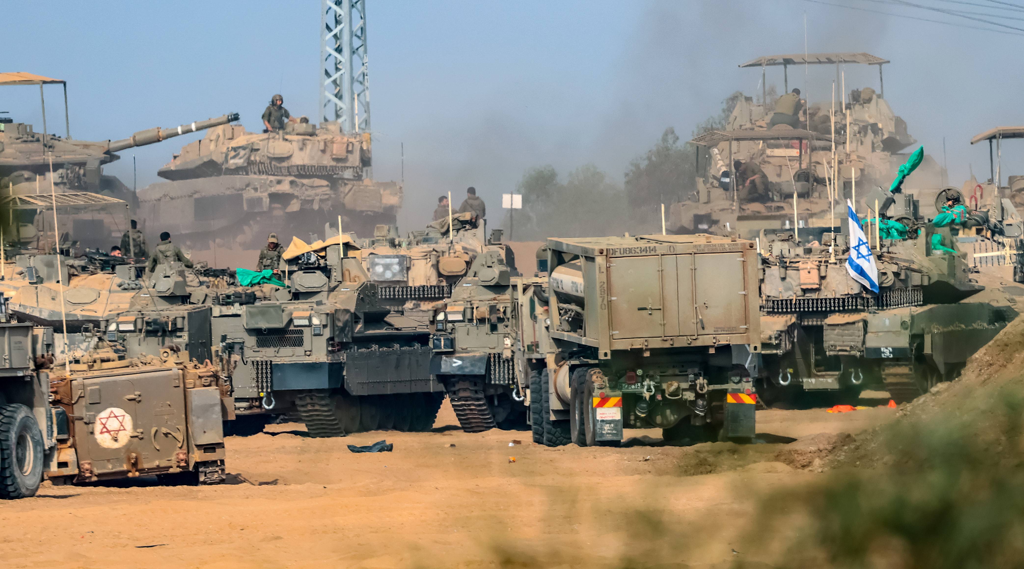 巴以冲突持续 以色列士兵在加沙边境准备地面演习
