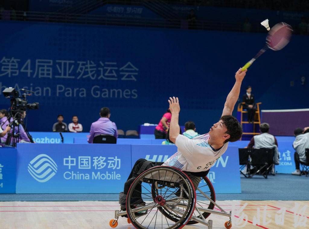亚残运快讯|河北运动员屈子墨获得轮椅羽毛球wh1级男子单打冠军_杭州