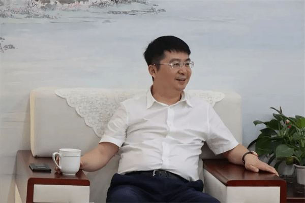 张韶维调研勐腊校区与管理干部座谈