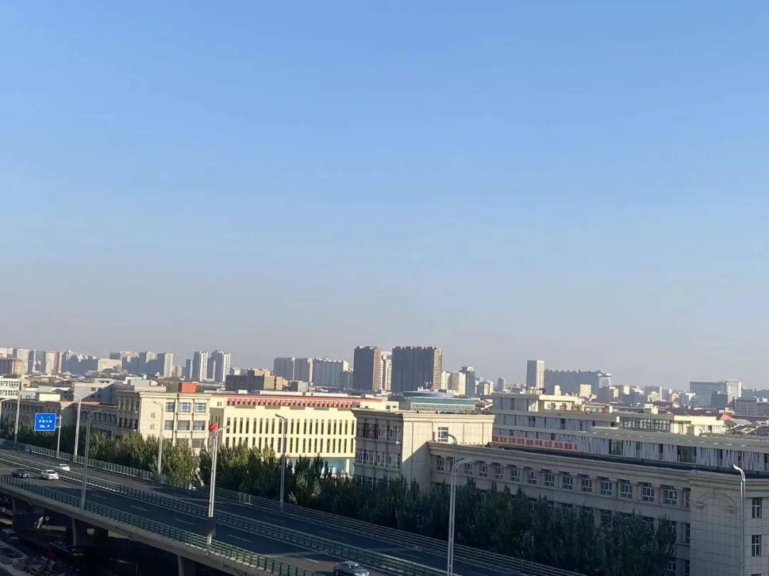 天气有变 明夜冷锋过境 内蒙古中东部开始降温局地降温4~6℃_气象_大