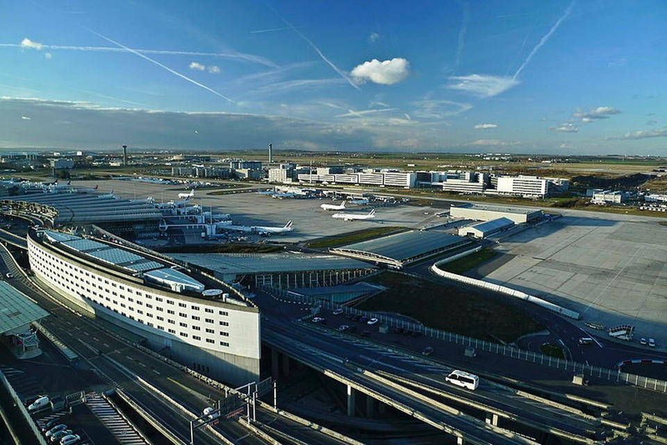 法国多地机场再遭"诈弹"威胁,有机场7天内4次疏散人员_米卢斯_炸弹