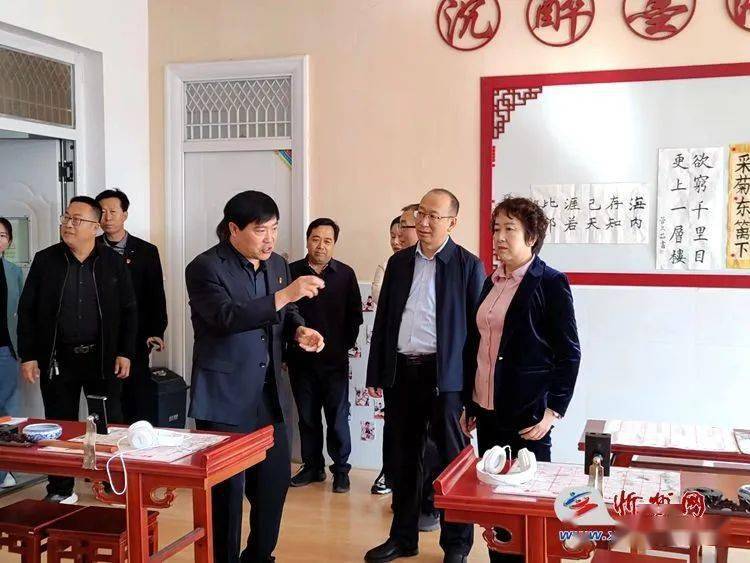 加快教育强县建设,10月25日,河曲县人大副主任王霞等一行对教育系统