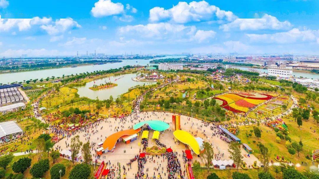 2023年小榄菊花会由小榄镇人民政府,中山市文化广电旅游局共同主办,将