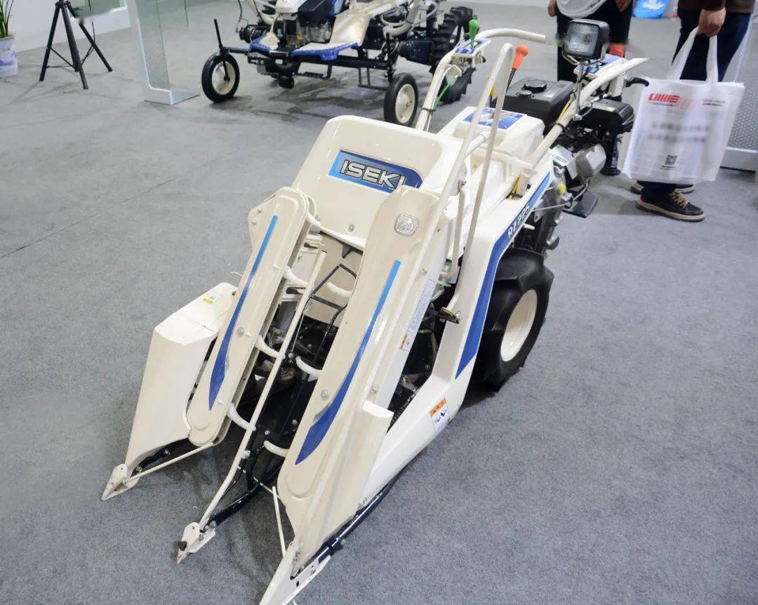 东风井关强大阵容亮相2023中国国际农机展_智能化_拖拉机_农业