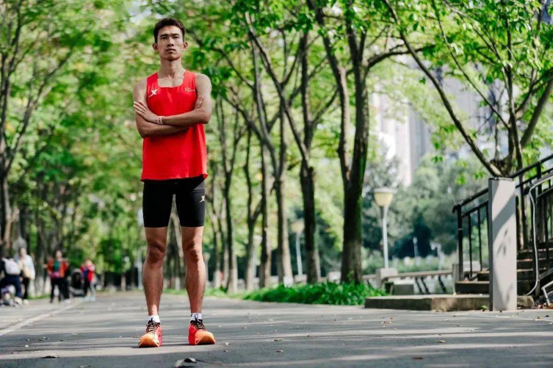 马拉松超级周末,陈天宇2:08:11登顶国内北马冠军!