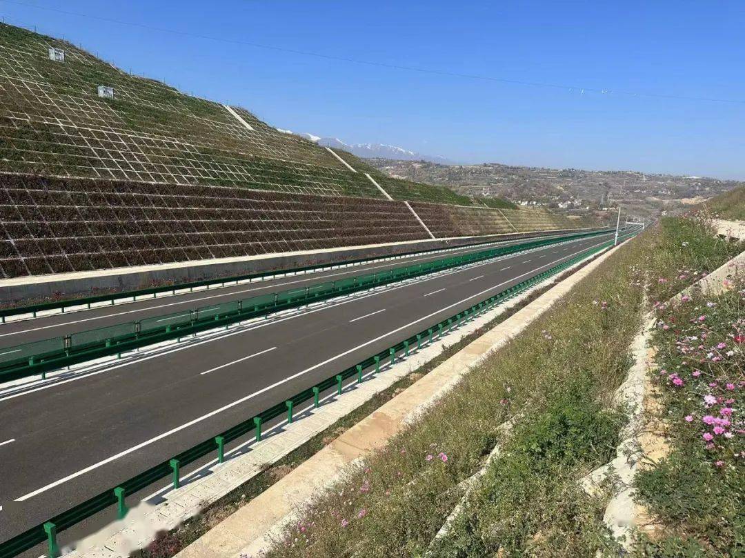 18条联络线中的一条,是g6京藏高速公路和g1816乌玛高速公路的连接线