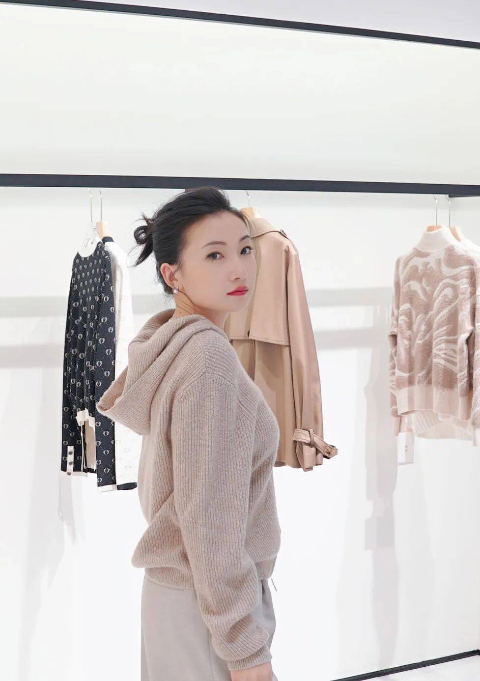 男朋友竟是"女装大佬"?换装后我心动了._鲸鱼_直播_款式