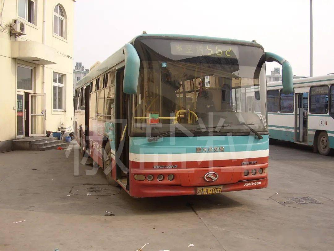 gf1(xmq)型客车,南翔汽车站(刘祺 摄,2006)562路zk6118hgc(hgc)型客车