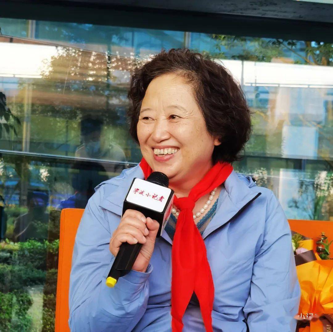 成功是眷顾那些努力的人_奶奶_唐玲_人工智能