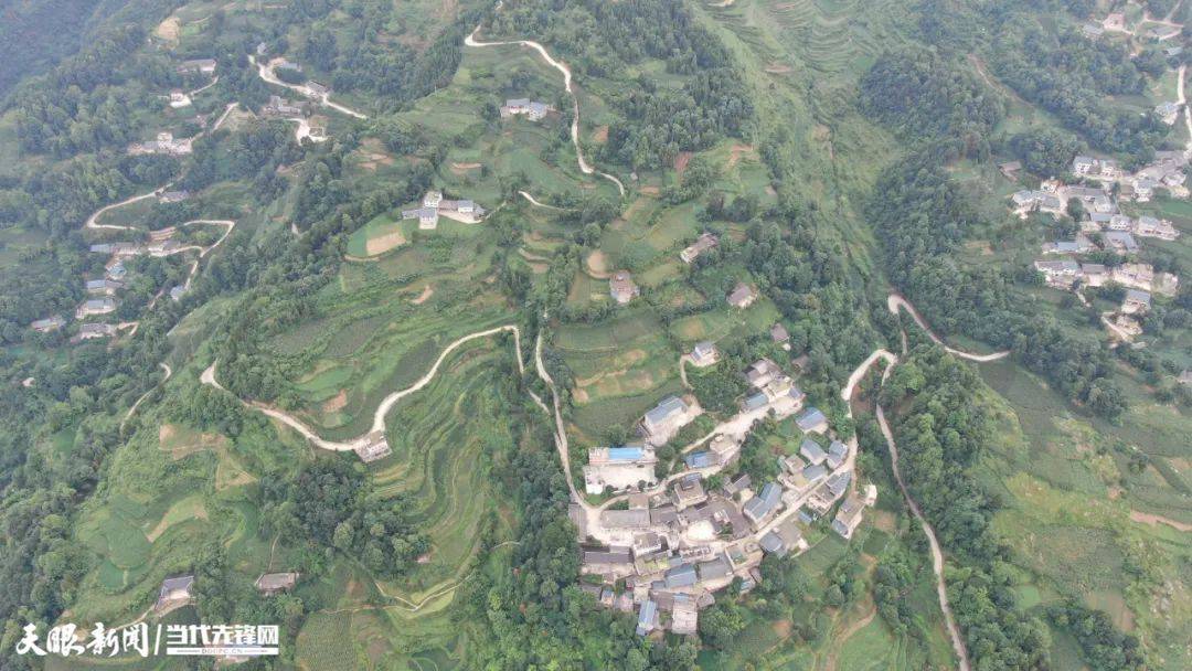 正安县土坪镇:"文化墙"助推"文化强" 绘出乡村振兴精气神_文明_建设