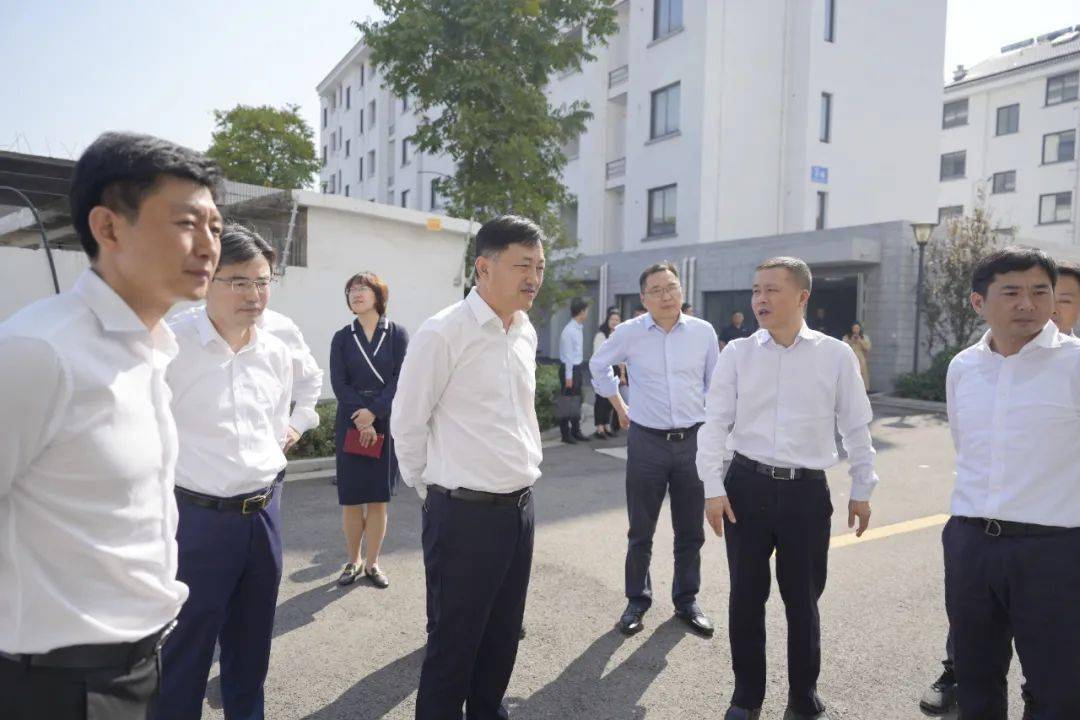 李铭结合主题教育专题调研农村安置房建设工作_群众_吴江_社区