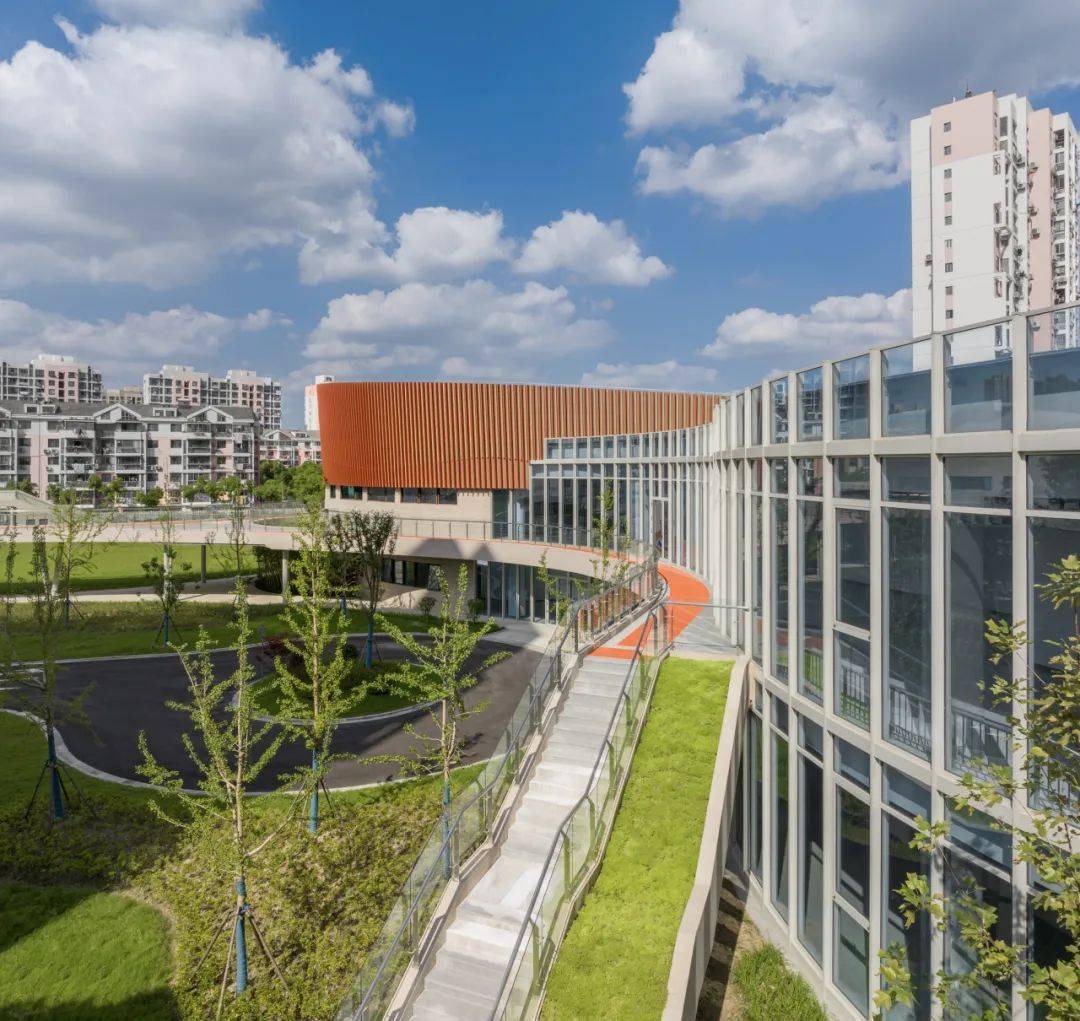 上海三林懿德社区文体中心:镶嵌在社区当中的一站式"体育 "公园_项目
