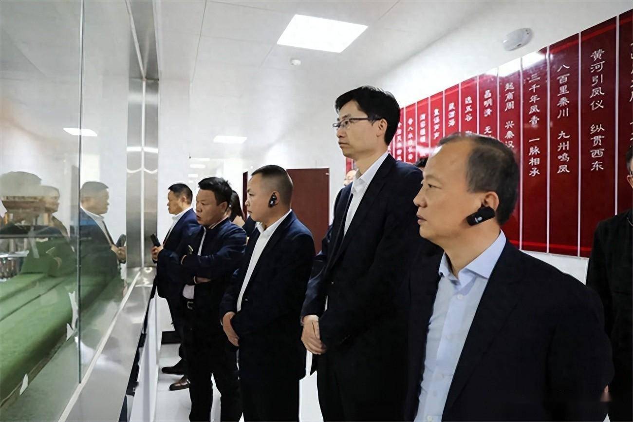 长魏金旺,技术总监张慎军,四川剑南春集团有限责任公司副总经理田锋