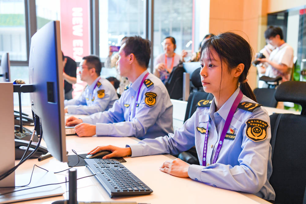 机器人"进宝"答疑解惑,指挥平台"一呼直达"……市场监管部门用ai方案