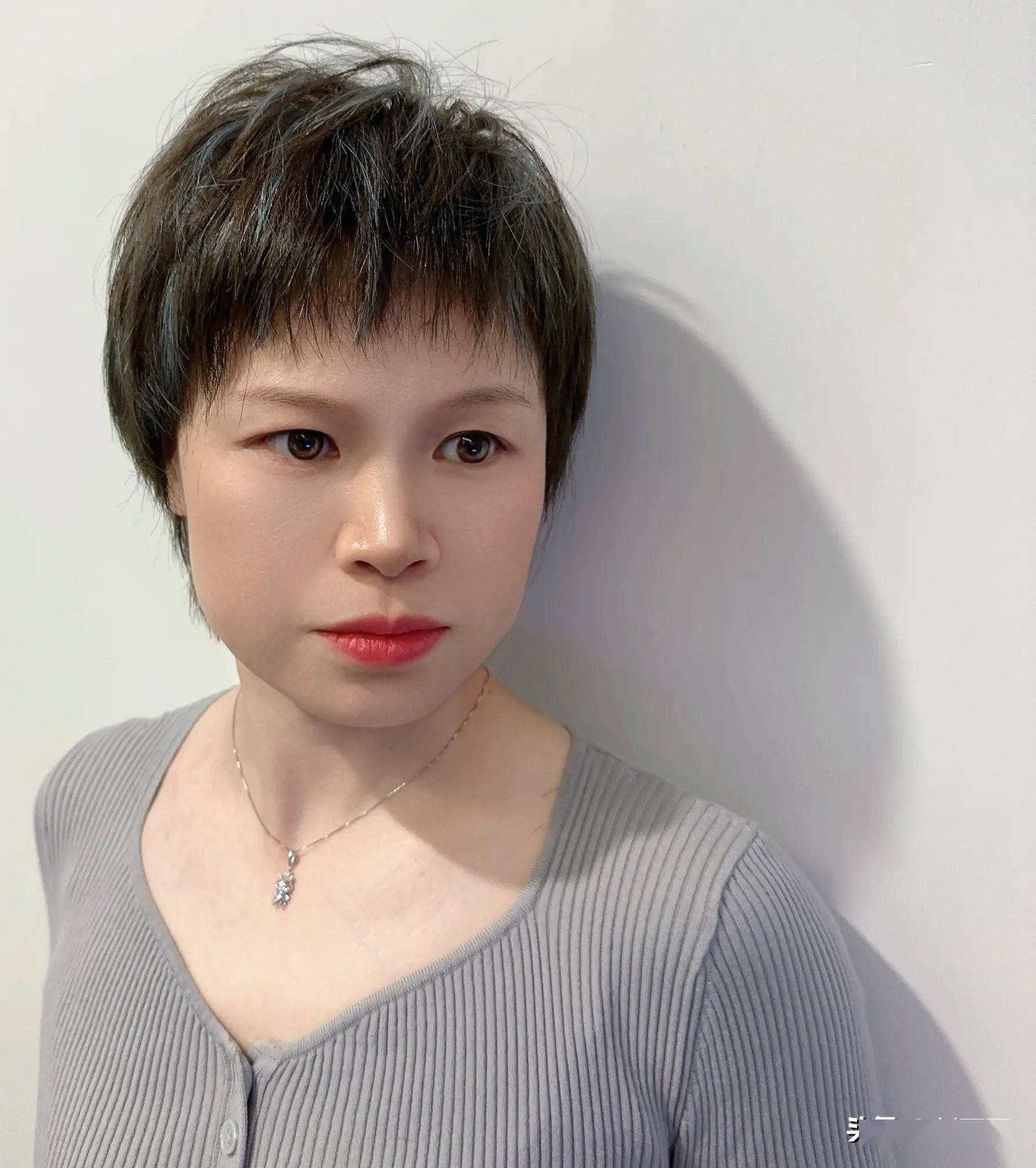 最适合中年女性的3种发型蓬松减龄还洋气喜欢别错过