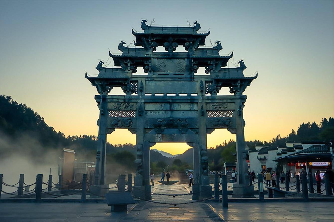 走进历史画卷,西递而坐,看徽派文化