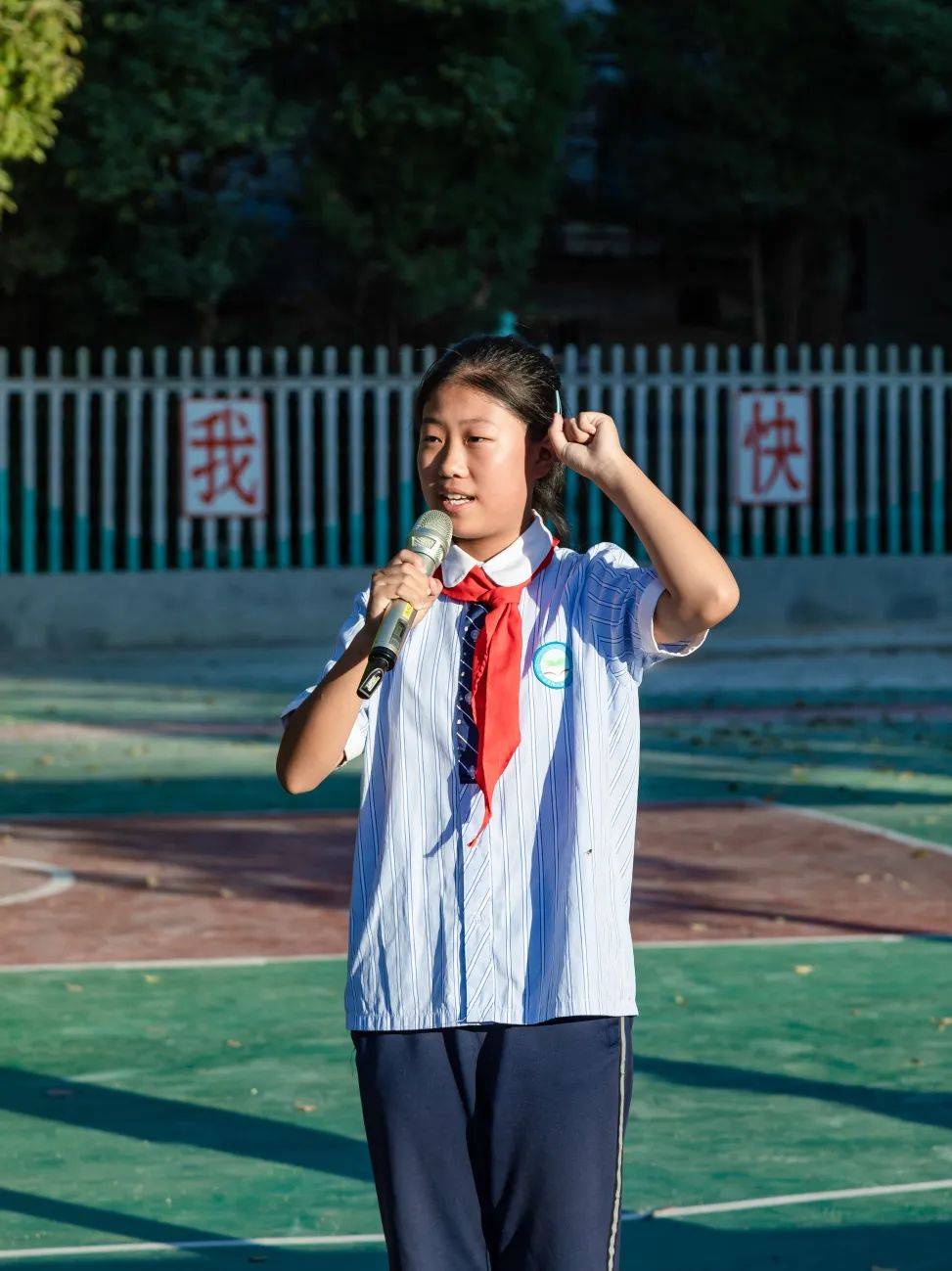 泾县城关三小举行第十一届运动会_健儿_年级_精神