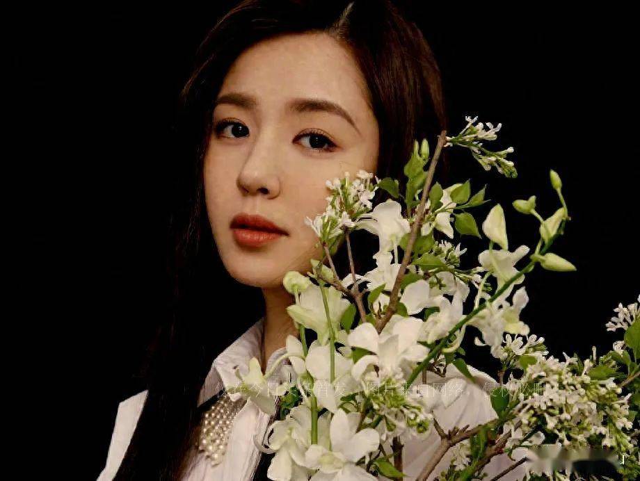 出道15年,零绯闻"情感剧女王"被传与胡歌结婚,她值得一切美好_王晓晨