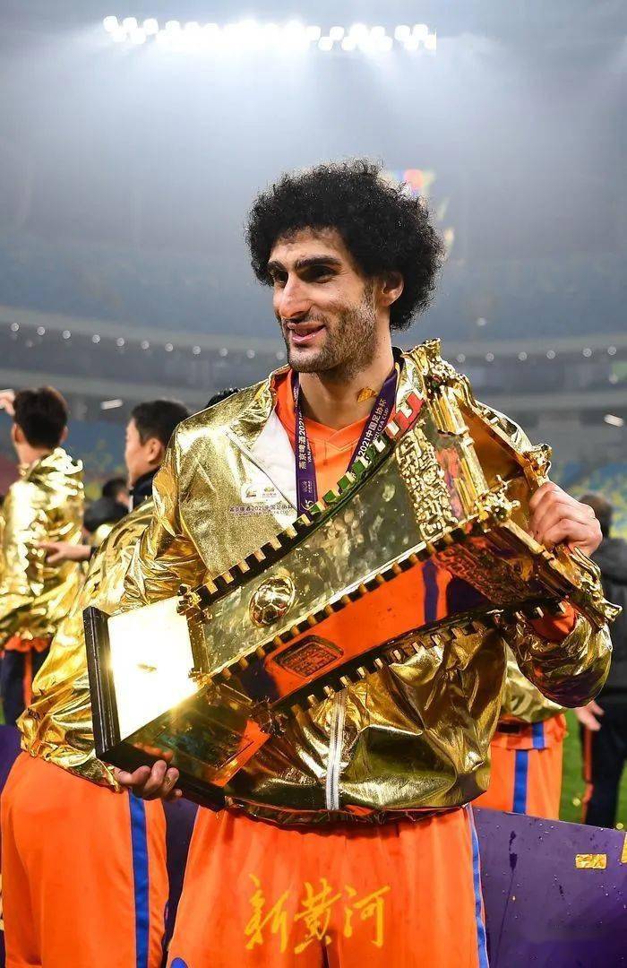 从红魔巨星到泰山队传奇:费莱尼,讲不出再见!_比利时_球迷_莫耶斯