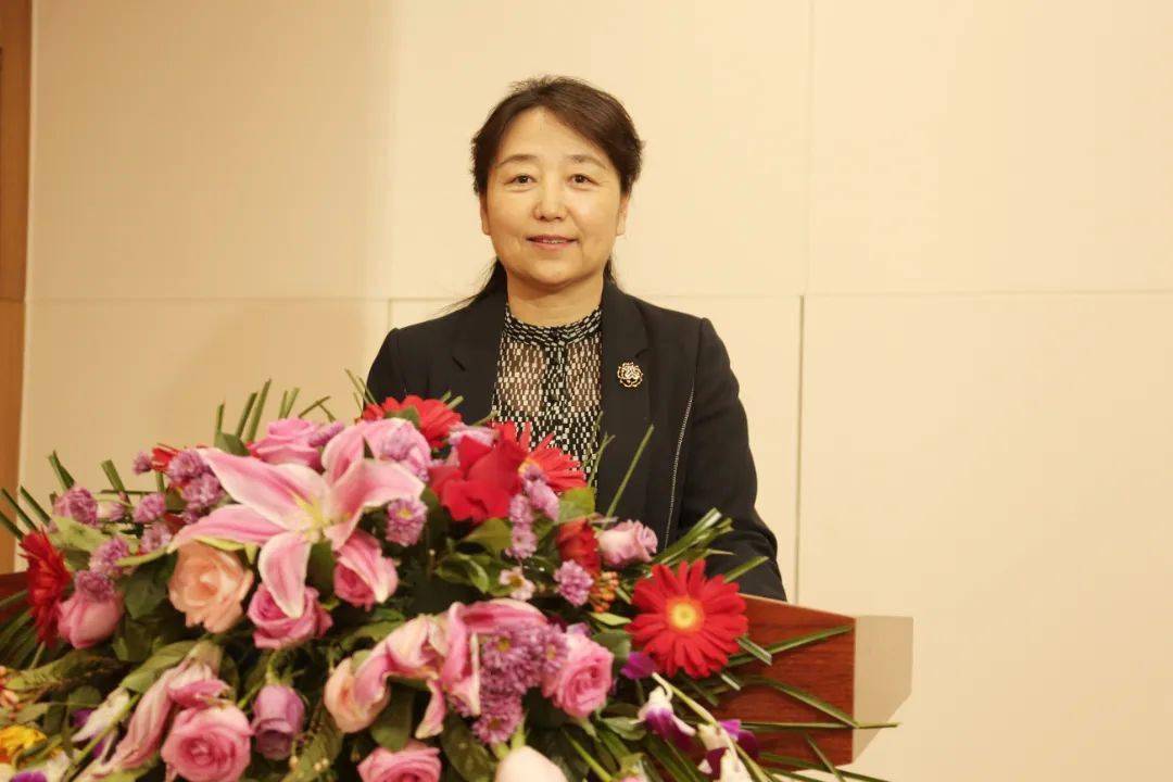 喜迎妇代会·致敬她(三)| 刘冰冰——潜心科研技术突破 揭开"非晶态