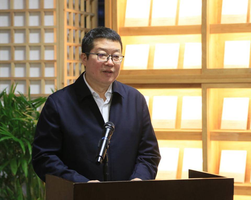 主办方代表,孔子博物馆馆长郭思克首先致辞,向各位拨冗莅临的领导