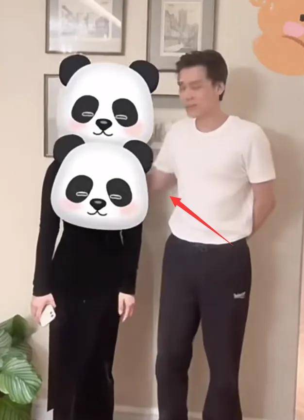 36岁李易峰魅力不减,搂抱美女新恋情曝光,身材发福日渐油腻_女网_关系