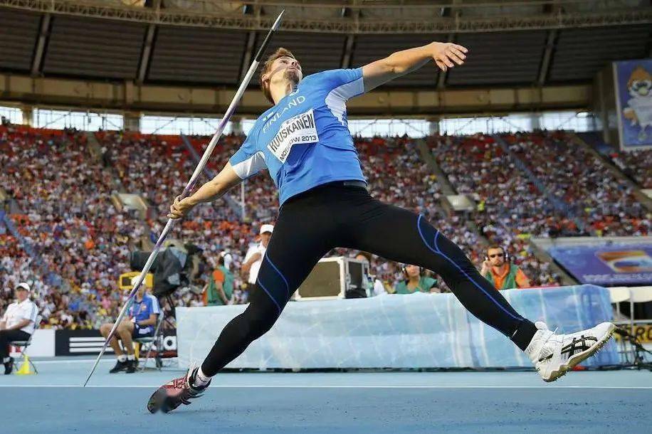 比赛规则03女子标枪重600克,长220—230厘米男子标枪重800克,长260