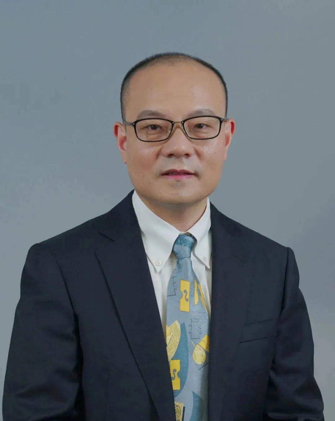 王晓颖,国内知名肝癌治疗专家,上海复旦大学附属中山医院肝胆外科微创