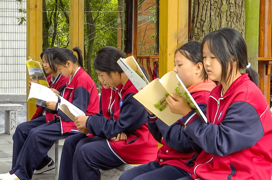 播州区鸭溪中学:以诗词教育 打造诗意校园