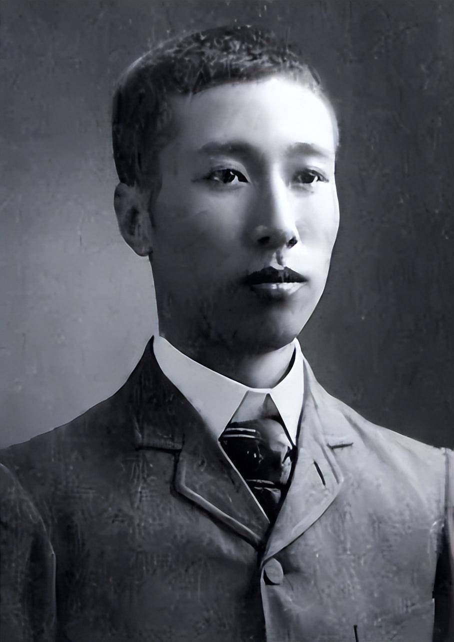 还有一个十分重要的原因,就是想要靠着袁世凯称帝,让自己以开国功臣的