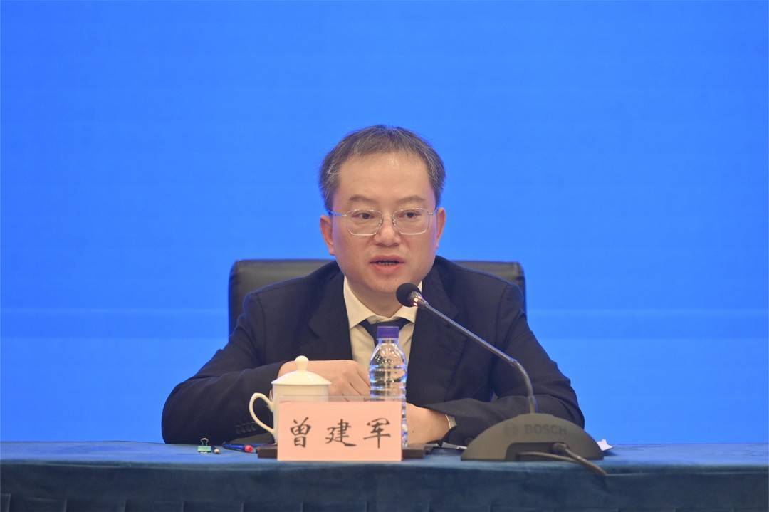 江油市委副书记,市长曾建军在会上介绍,近年来江油聚焦先进材料,高端