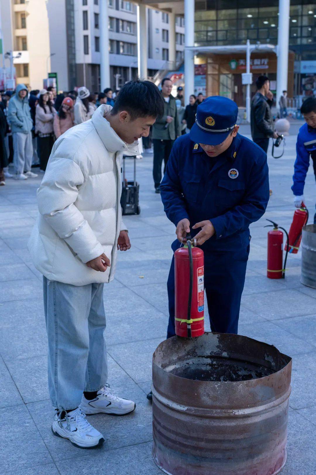 "消"除隐患,"防"患未然——天津市大学软件学院开展消防演练活动_疏散