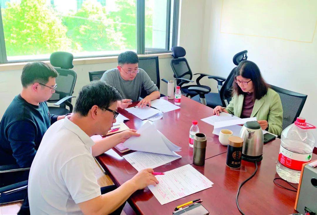 斗争愈力 作风愈硬——记上海市纪委监委第十审查调查室副主任周莹