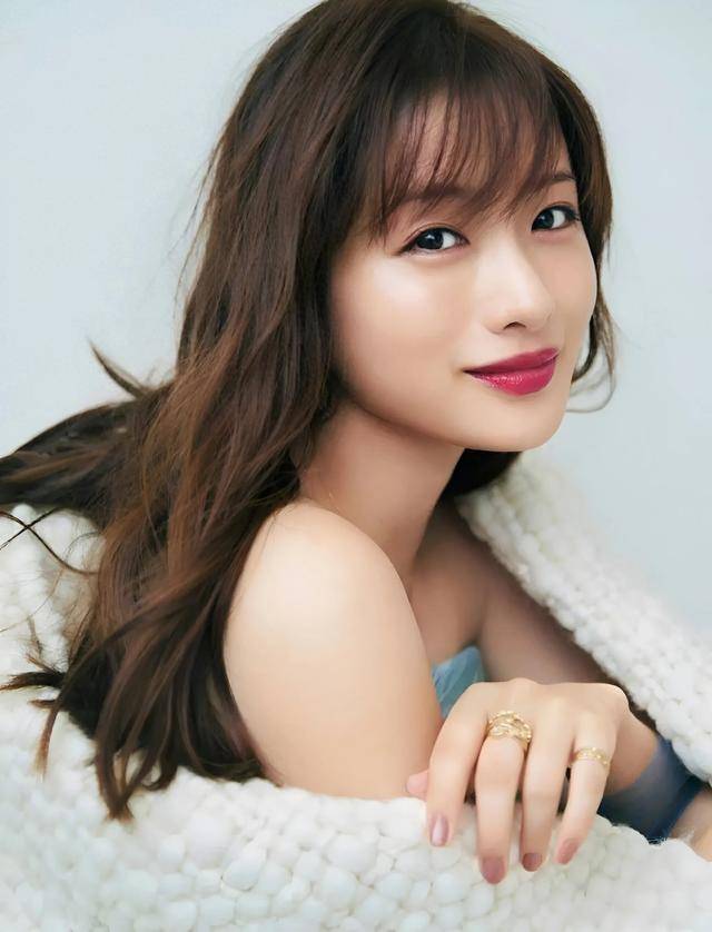 石原里美,宅男的梦中情人!