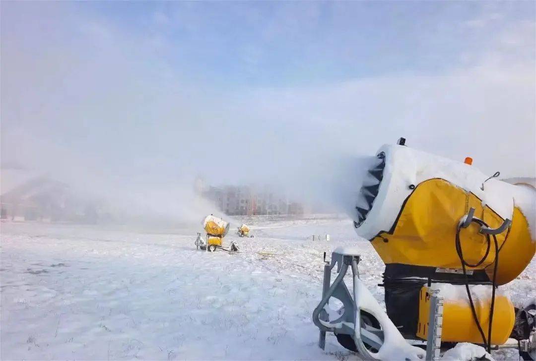 雪枪雪炮齐鸣!"十四冬"各赛区造雪忙_工作_滑雪场_进行