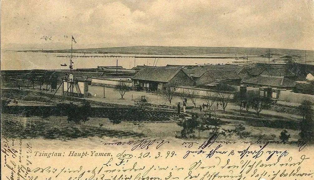 建置之年,这年,清政府决定将登州镇总兵衙门由登州(今蓬莱)移置青岛口