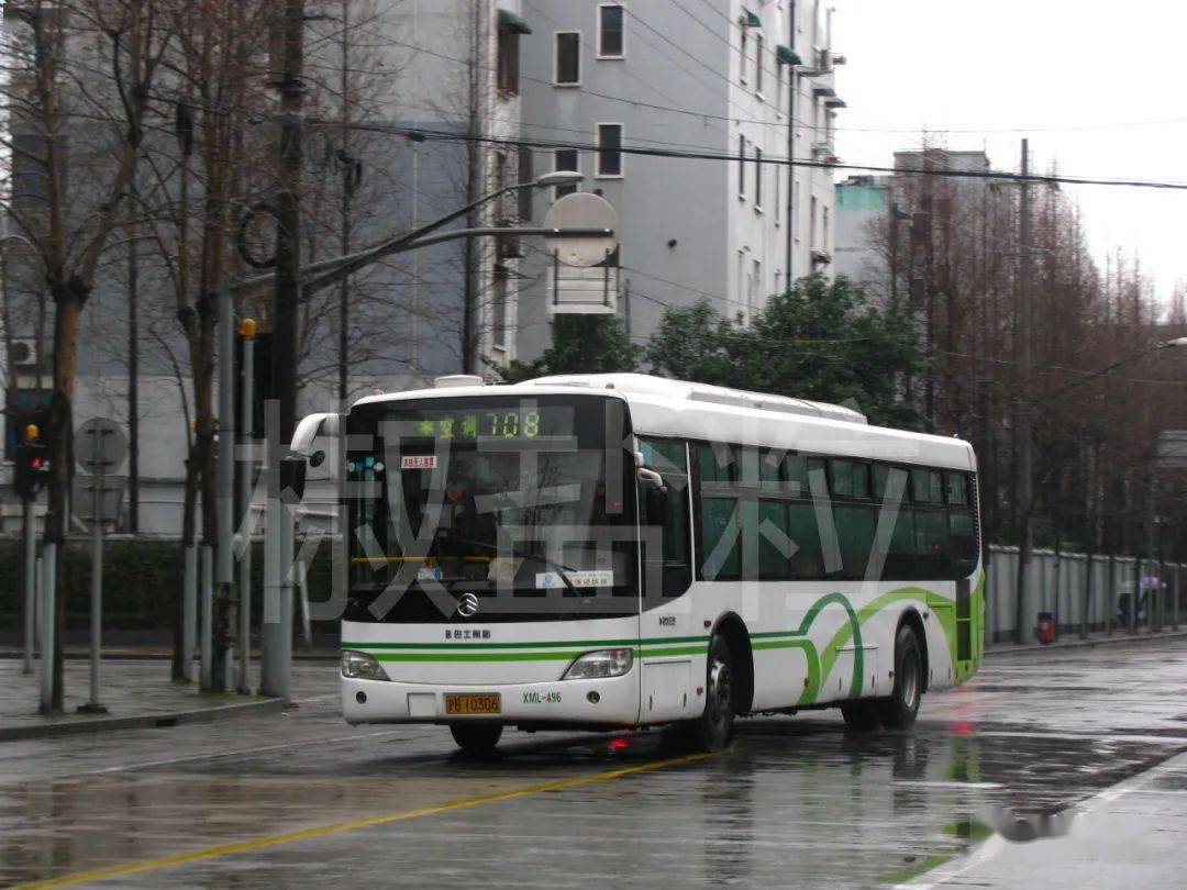 708路pk6110cd型客车,桃浦路(贺佳伟 摄,2006)708路xmq6110c1型客
