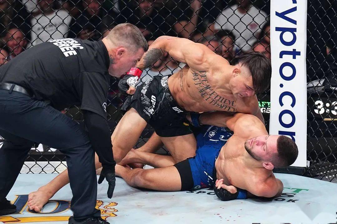 ufc295综述:佩雷拉,汤姆ko对手成新任冠军_普罗哈兹卡_安德拉德_邓恩