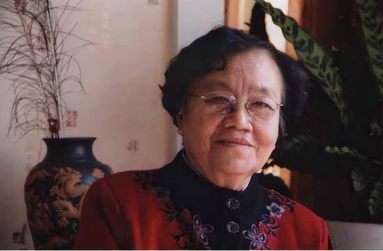 1984年,王化琴确诊了食道癌,病重时她意识迷离,却