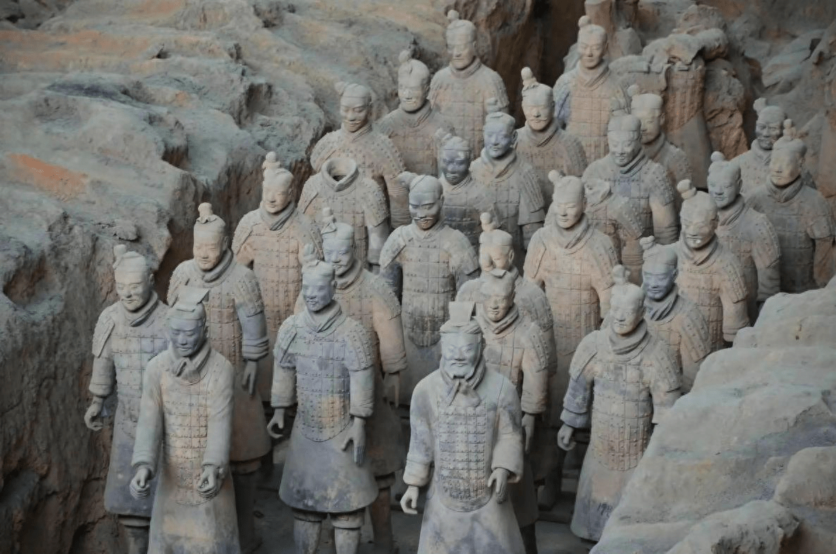 刘志钧说瓷｜雄伟壮观的秦始皇陵兵马俑（上）_陶马_陶俑_战车