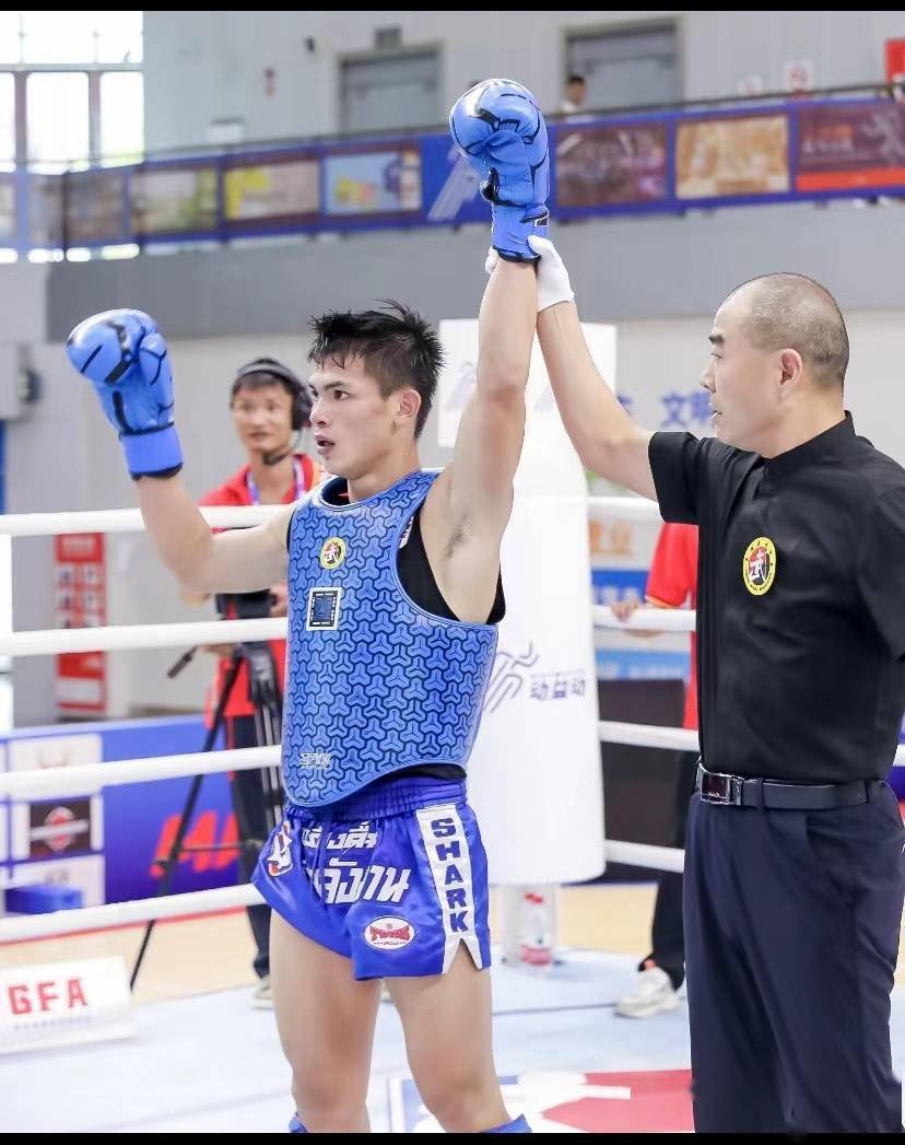 龙岗区两名自由搏击运动员将参加世界级格斗锦标赛_蓝善腾_选手_全国