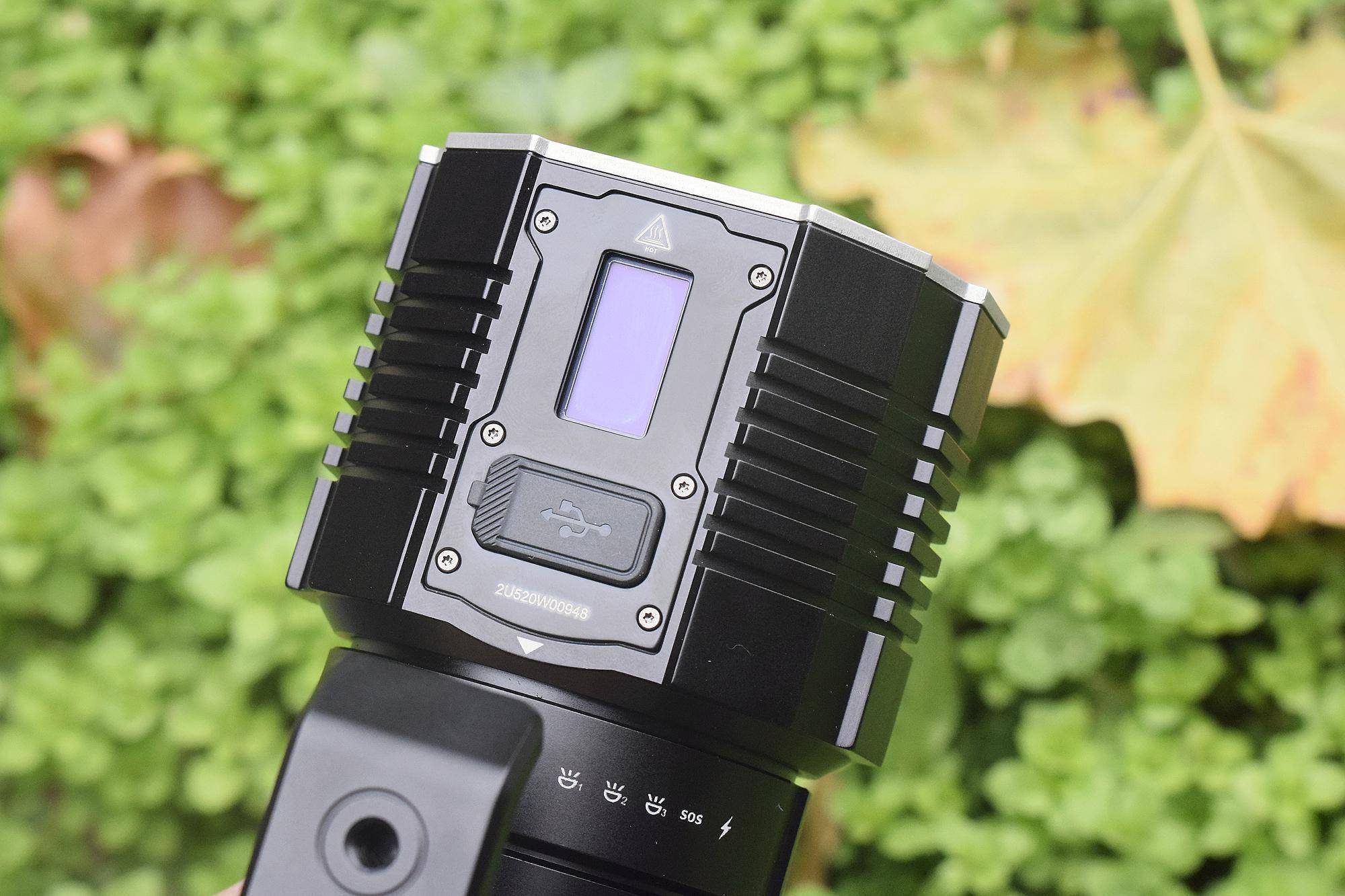 菲尼克斯fenix lr60r智能屏机械调光手电体验_搜索救援_设计_锂电池