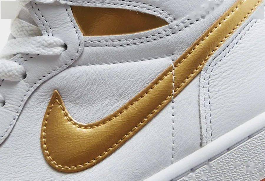 白金aj1 首次曝光!这颜值你打几分?_jordan_air_金色