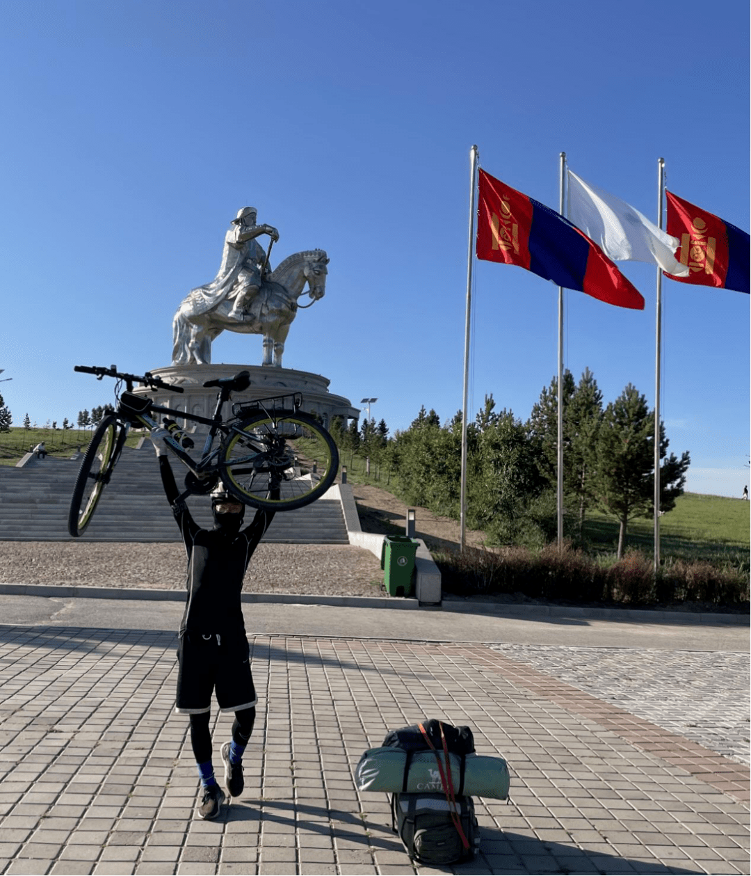 骑行到拉萨,乌兰巴托,他是追风的南审少年!_郑铭尧_都会_到达