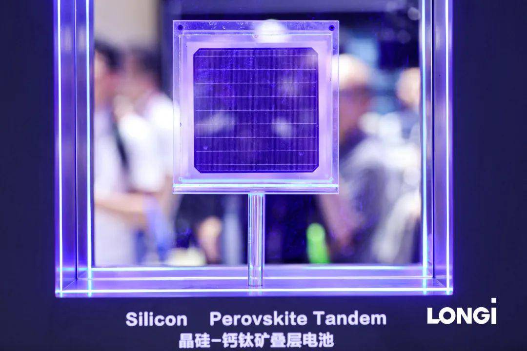 晶硅钙钛矿叠层电池"崭露头角",真正产业化还需时日_技术_效率_材料