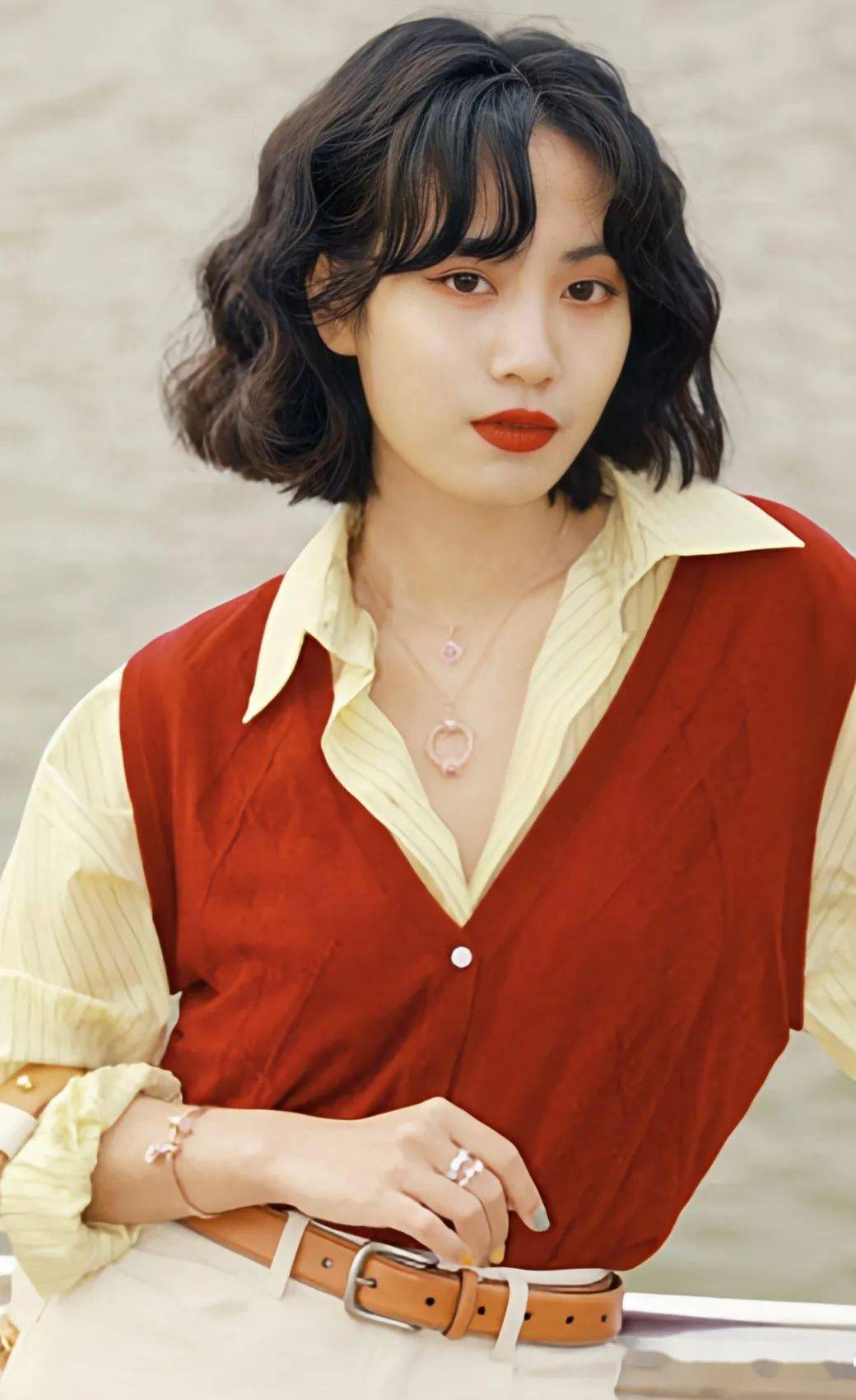 2023流行"港风短发烫",够美吗?_中国_发型_人类