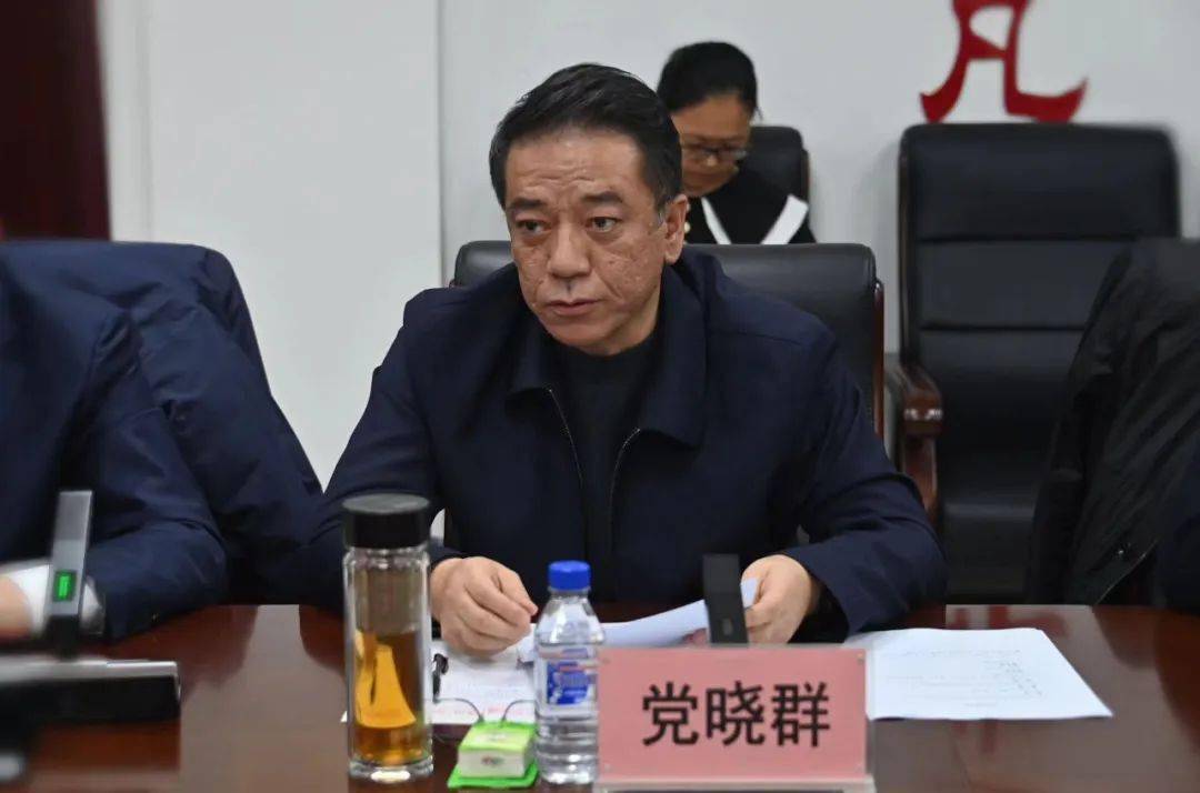 调研座谈会上,市交通局张海治局长汇报了长春市公共