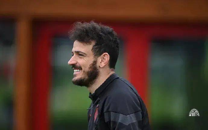 报道称,检察官已完成对弗洛伦齐的审讯,弗洛伦齐承